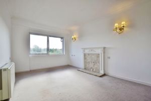 LIVING ROOM- click for photo gallery
